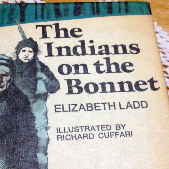 Vintage book decor, The Indians On The Bonnet - Picture 2 of 7